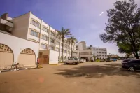 Sirikwa Hotel - parking