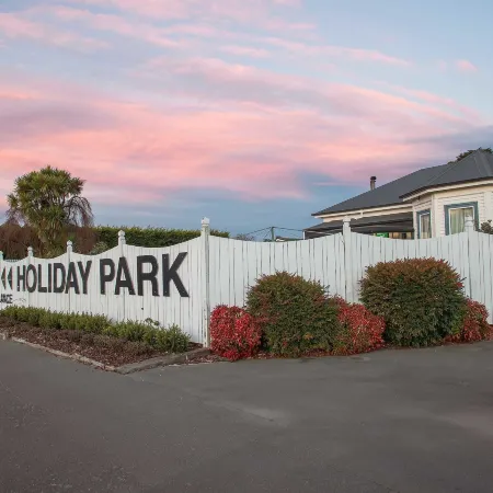 Coronation Park Motels
