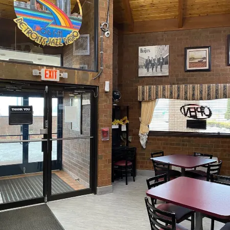 Marvin's Garden Inn