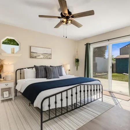 Downtown Windsor Home With Hot Tub & Pool Table