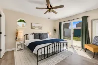 Downtown Windsor Home With Hot Tub & Pool Table Hotels in Windsor