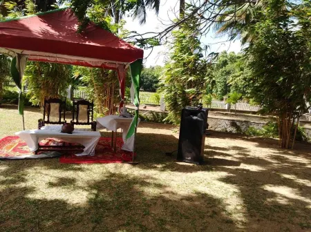 Seth Way Echo Village Отели в г. Миннерия