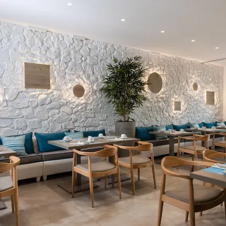 Santorini Kastelli Resort Отели рядом с достопримечательностью «Черный пляж»