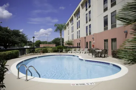 Hampton Inn Houston I-10W Energy Corridor Отели рядом с достопримечательностью «The Music Box Theater»