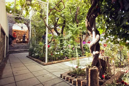 Bozcaada Fahri Hotel Отели в г. Бозджаада