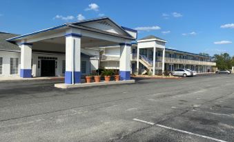 Motel 6 Marianna, FL