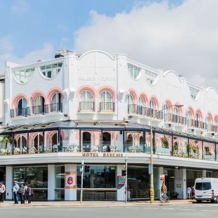 Hotel Ravesis