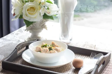 The Greenery Central Suite & Hotel Отели рядом с достопримечательностью «Zen Paradise Chiang Mai Villa»