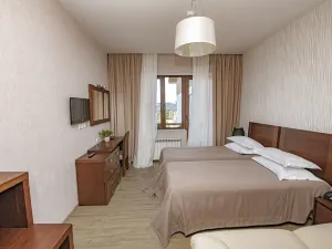 Crystal Hotel & Spa