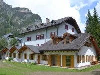 Hotel Croda Rossa Hotels in Dobbiaco