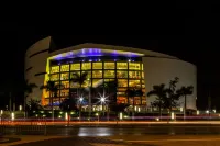DoubleTree by Hilton Grand Hotel Biscayne Bay