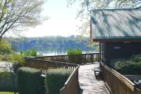 Lake Karapiro Mighty River Domain Hotels in Richmond Downs