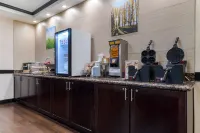 La Quinta Inn & Suites by Wyndham Auburn Hotels in Auburn