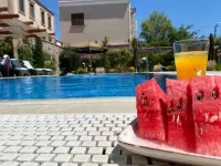 Ziyabey Konagi - piscina