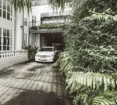 Club Tree Hotel - parking