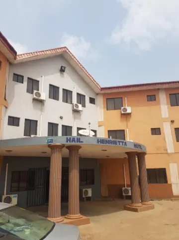 Hail Henrietta Hotel
