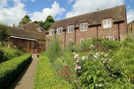 Leeds Castle Stable Courtyard Bed and Breakfast Отели в г. Холлингборн