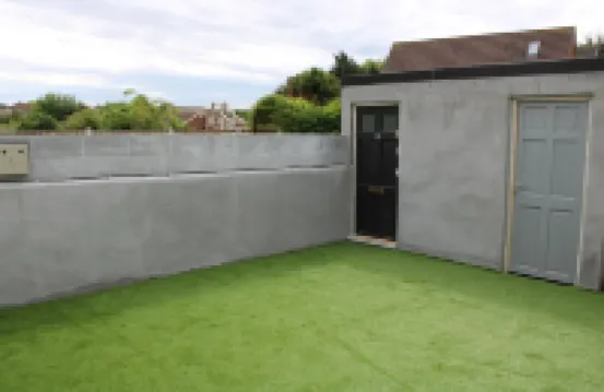 House - Sleeps 10 - Garden - Parking