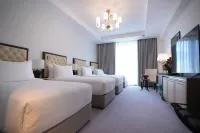 Peninsula Worth Hotel - parking