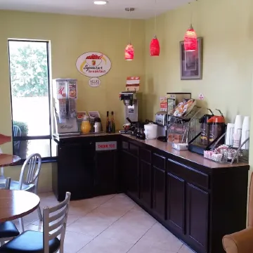 Super 8 by Wyndham Clarksville AR Отели в г. Кларксвилл