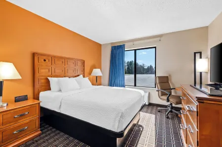 Days Inn by Wyndham Black River Falls I-94 on Atv Trail Отели в г. Adams