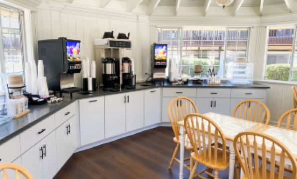 Pea Soup Andersen's Inn