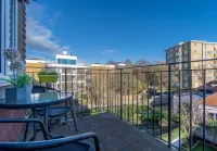 Brunswick Fab Pad - 2 Bedroom 2 Bathroom Garden View Balcony