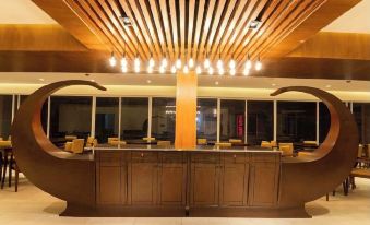 Royal Pearl Suites