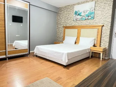 City Blue Hotel Отели рядом с достопримечательностью «Firat University Faculty of Education»