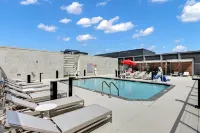 Global Luxury Suites at Town Center - Pools