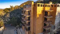 Le Suisse Spa Hotels near El Bosque de los Cuatro Caminos