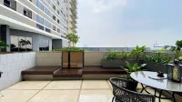 Elegant 2BR Loft Garden Villa at Collins Boulevard Apartment Hotel di Pinang