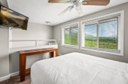 Indoor Pool Mountain Views Hot Tub Sauna Hotels in 