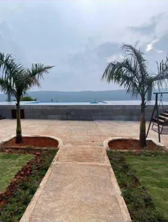 Emerald Villa Отели в г. Дхангарвади