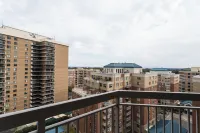 Bright Apartment Walk to Ballston Metro