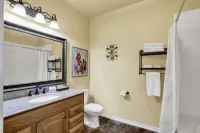 Unit 2 - Bordeaux Gare Saint-jean Hotels in Stonewall