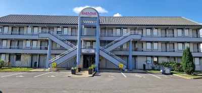 Fasthotel Roissy - Saint-Witz Hôtels à : La Chapelle-en-Serval