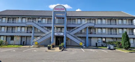 Fasthotel Roissy - Saint-Witz Отели в г. Ла Шапель-ан-Серваль