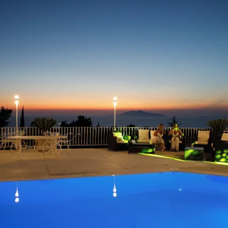 Villa Con Piscina Con 8 Camere Matrimoniali ad Anacapri, by la Canostra Capri