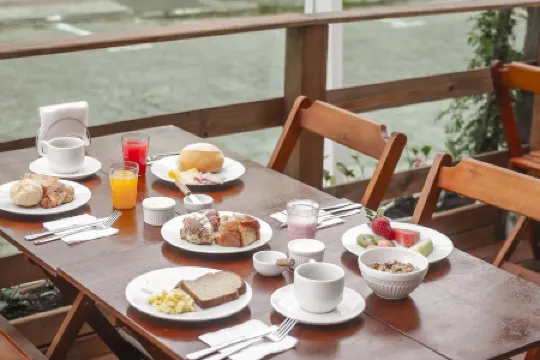 Hanna Amsterdam Praia Hotel