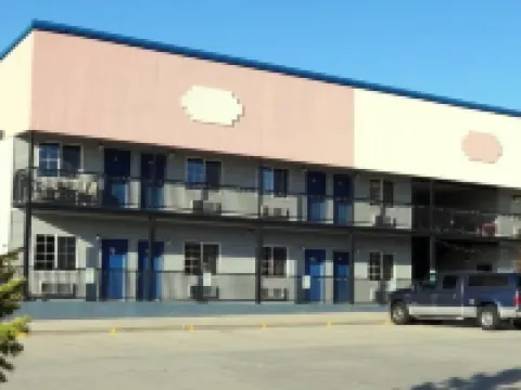 Little Bear Motel Hotels in Green River