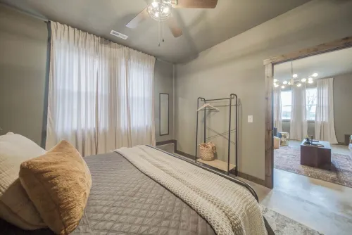 The Concord: A charming 2-bed 2-bath pet friendly house in historic Saint James