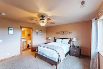 Zion’s Edge Lodge -Zion National Park+ Resort Access Hotels near Coral Pink Sand Dunes State Park