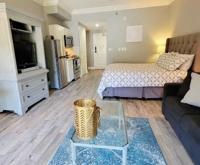 Cozy condo in fabulous Lake Las Vegas with 2 pools and a hot tub! Hotels in Lake Las Vegas