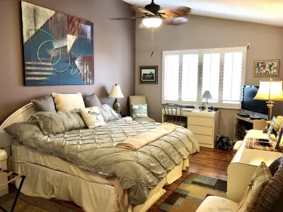 Bob's Beach Condo in Bella Vista by Jupiter beach!