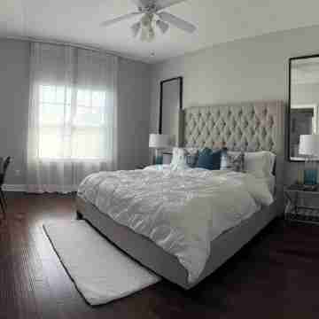 Charming 3-bedroom townhome near Downtown and Lakefront Lake Charles Rooms