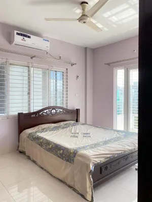 4 Beds Condo Holiday Home at Bashundhara Dhaka Hôtels à : 