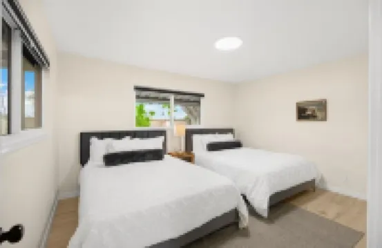 Luxurious Newly Remodeled 4 bedroom Home with Large Backyard near Disneyland