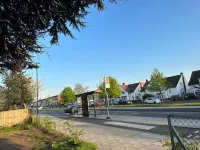 Spacious 3-Bed House with Car Park Near Heathrow فنادق في هونسلو