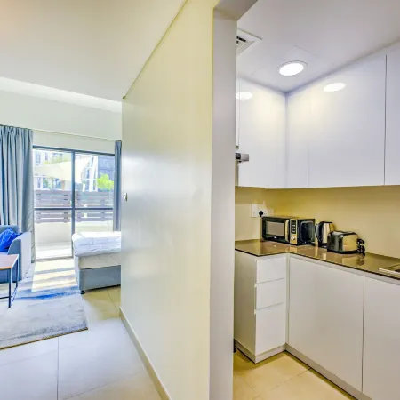 Expo Village Serviced Apartments Отели рядом с достопримечательностью «Джебель-Али»